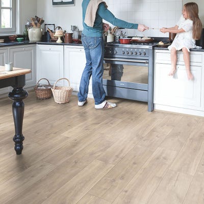 Quick Step Classic CLM1656 Havanna Oak with Natural Saw Cuts Laminate Flooring