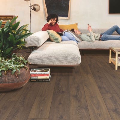 Quick Step Classic CLM5800 Peanut Brown Oak Laminate Flooring