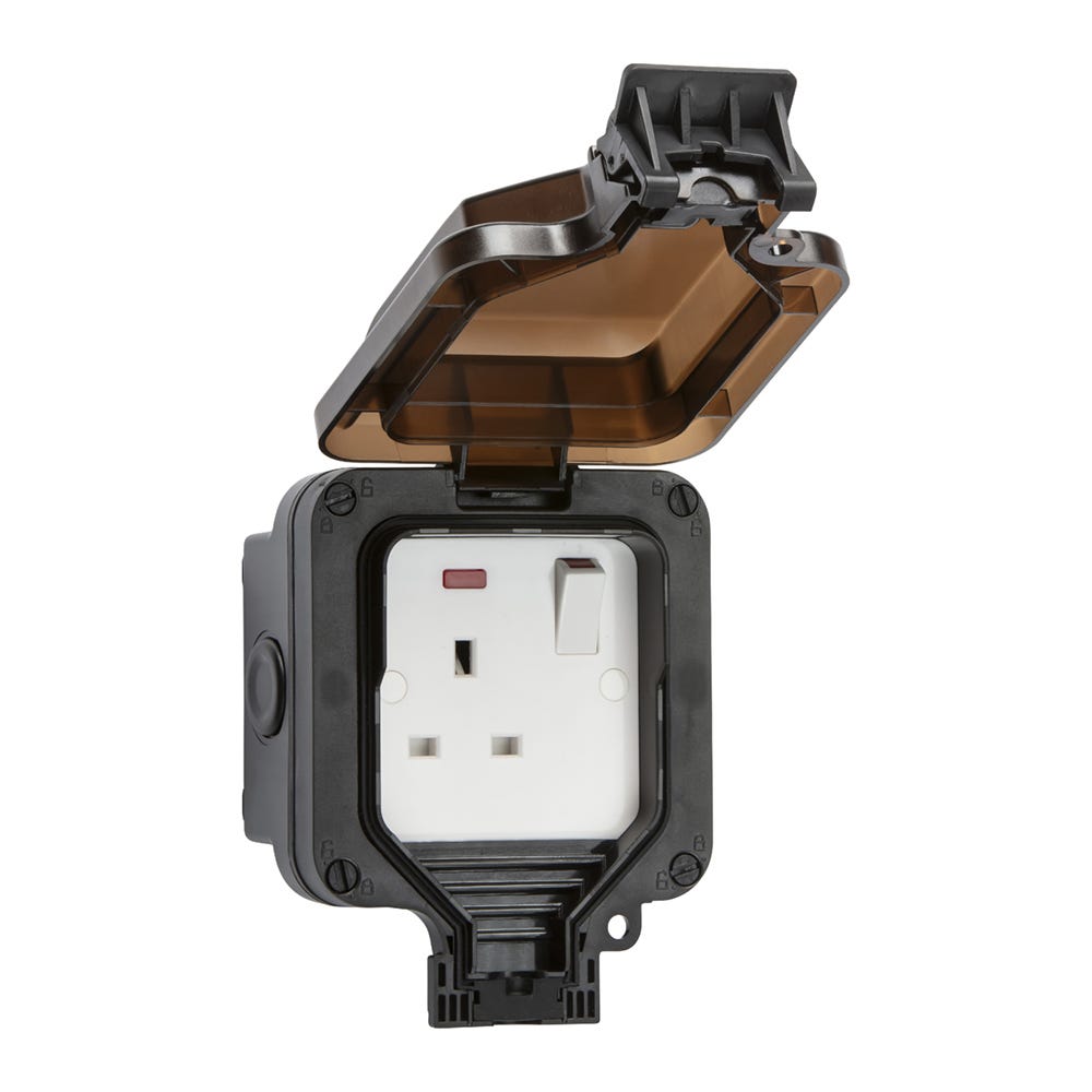 Knightsbridge 13A 1 Gang IP66 Weatherproof Switched Socket OP7N