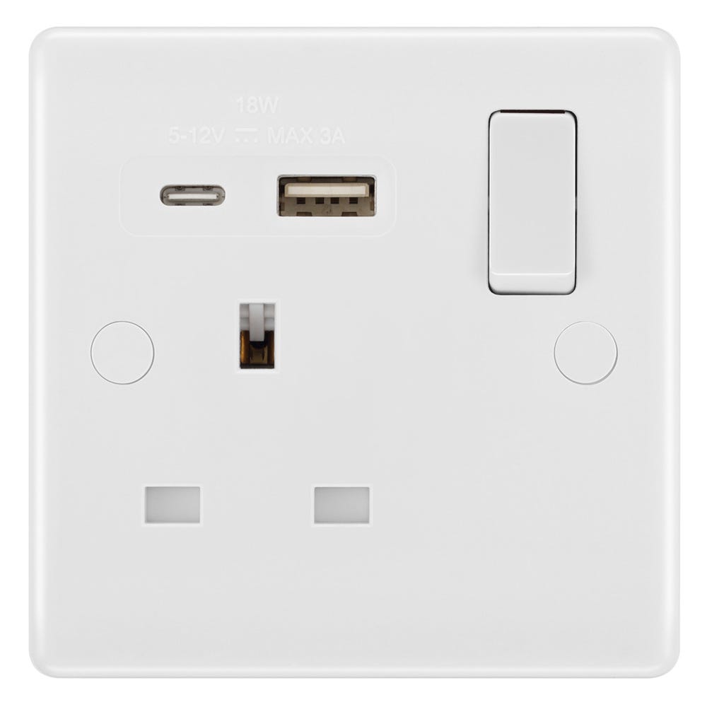 BG 13A 18W 1 Gang Switched Socket & USB-A+C White Moulded 821UAC18-01