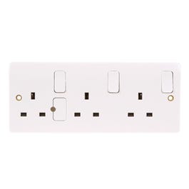 MK 13A 3 Gang DP Fused Triple Switched Socket K2737WHI