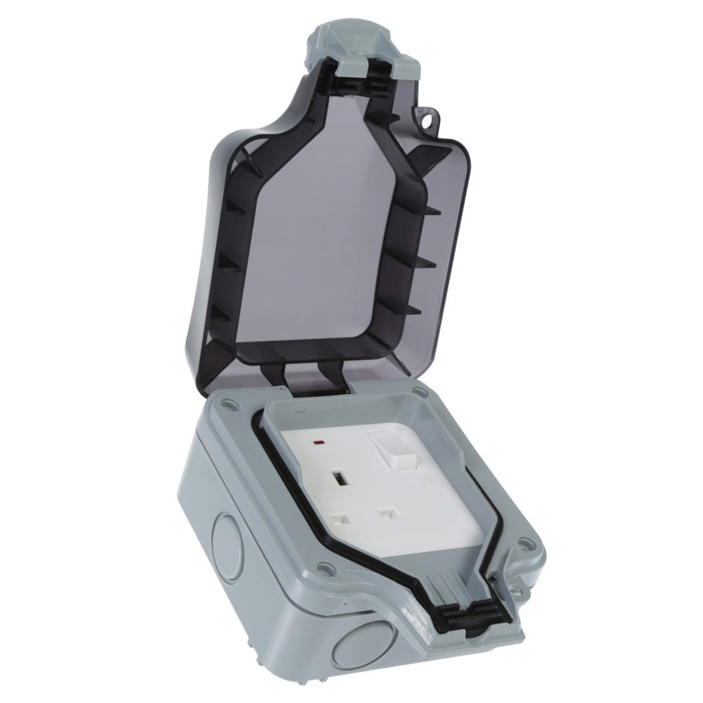 BG 13A 1 Gang IP66 Weatherproof Switched Socket WP21-01